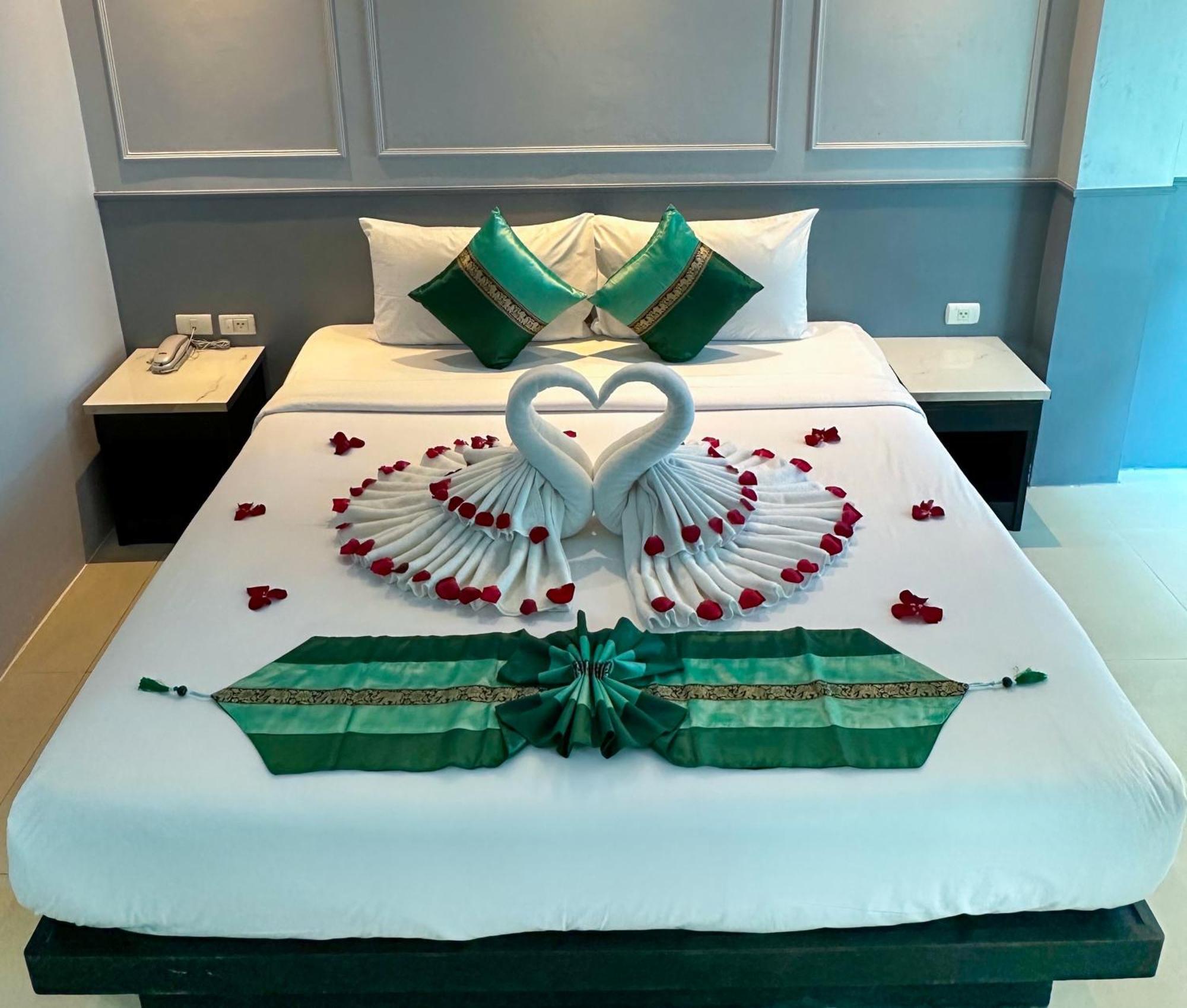 Fundee Boutique Hotel Patong Экстерьер фото